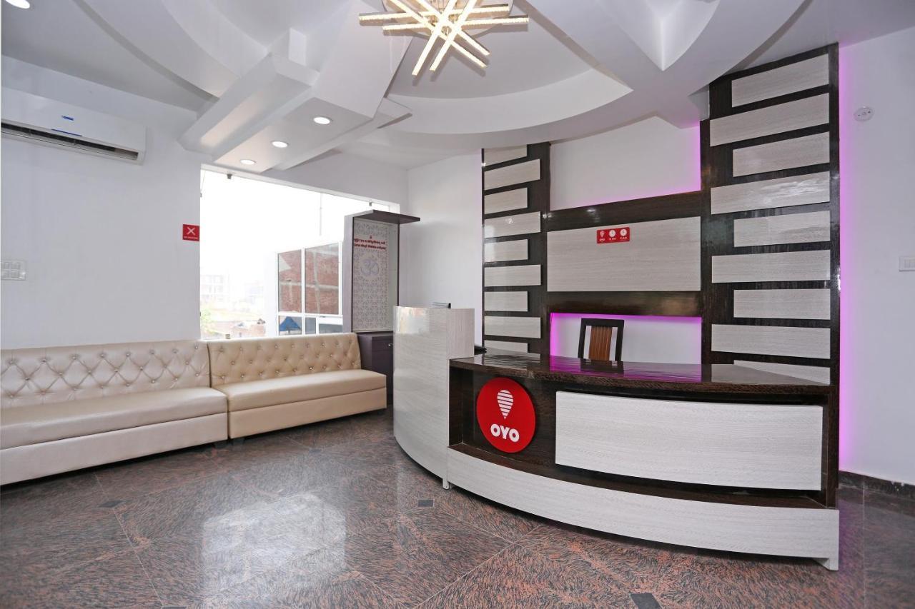 Capital O 10060 Hotel The Leaf Lucknow Bagian luar foto