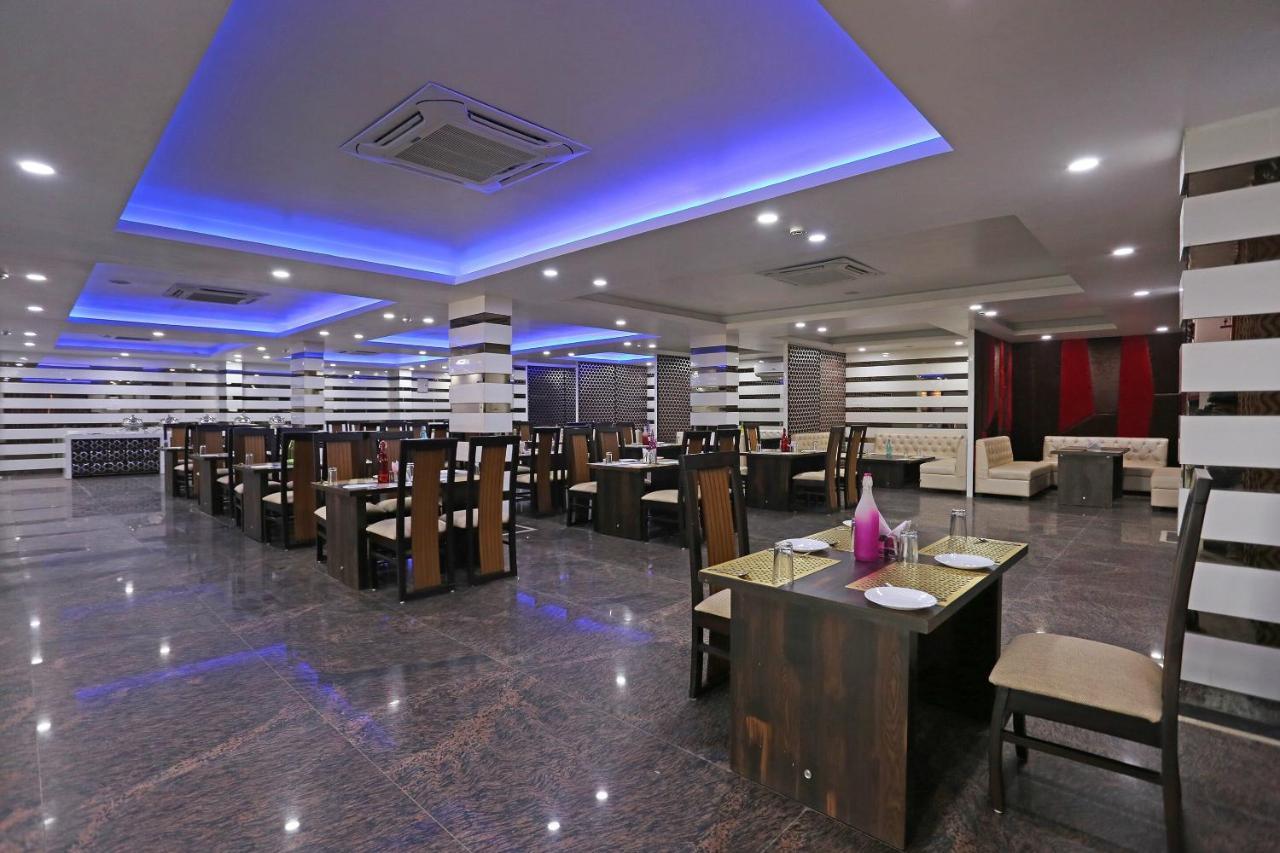 Capital O 10060 Hotel The Leaf Lucknow Bagian luar foto